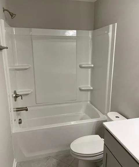 Level 2 bathroom