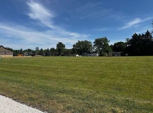 6 Wheatland Dr, Tecumseh, MI 49286