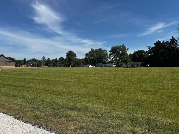 6 Wheatland Dr, Tecumseh, MI 49286