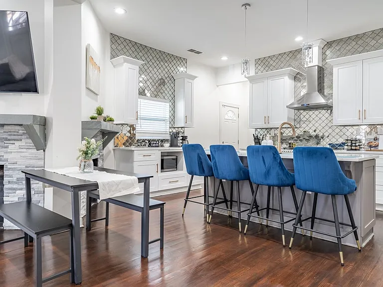 1530 Rogers Ave SW — Photo 4