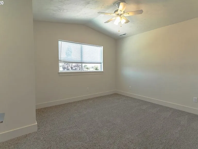 2614 Ross Ln — Photo 16