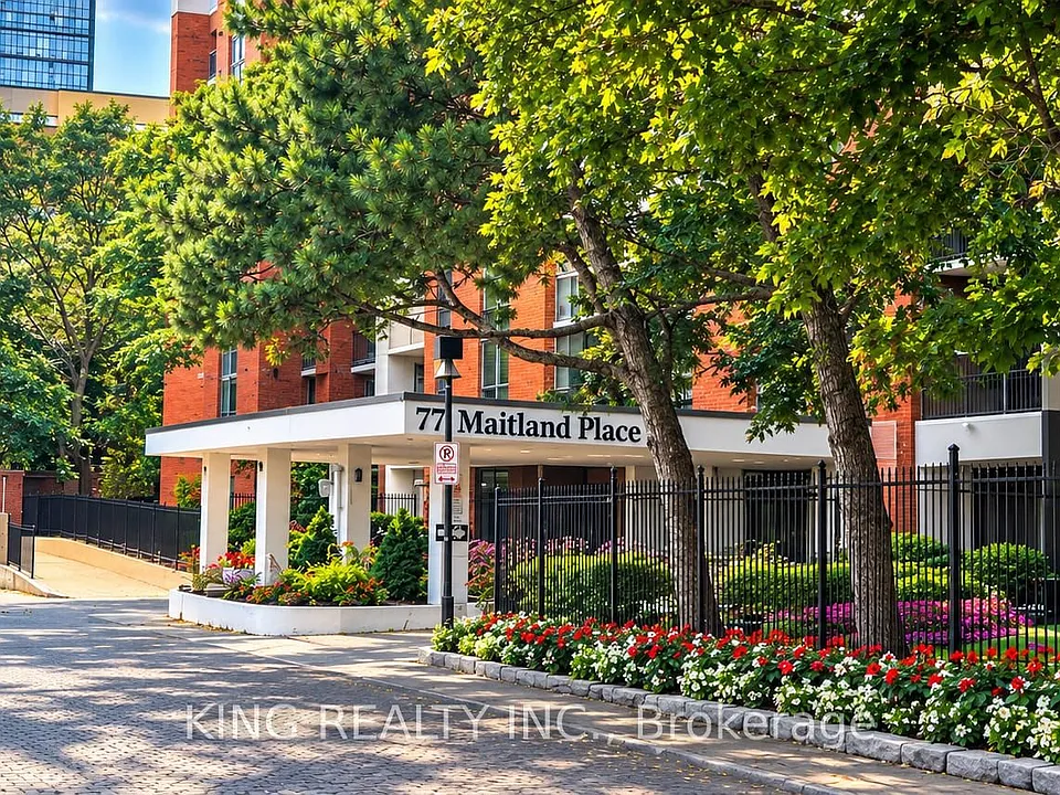 77 Maitland Pl #421