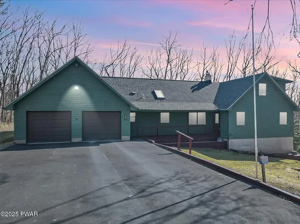 143 Stone Dr, Hawley, PA 18428