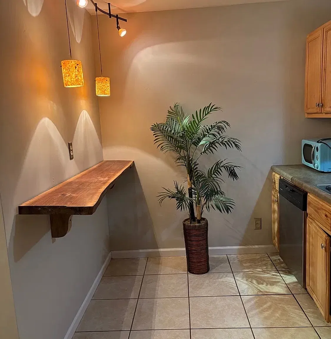Studio, 500 sqft, $1,300 — Photo 3