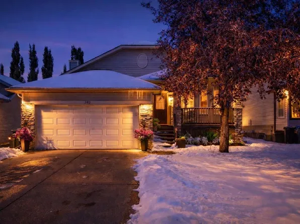 110 W Lakeview Cres, Chestermere, AB T1X 1G8