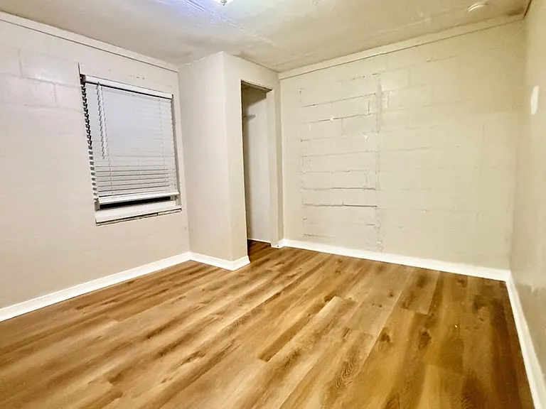 1103 Grant Ave — Photo 6