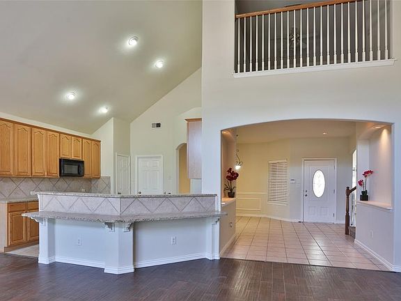 3rd image of 5501 Milford Dr