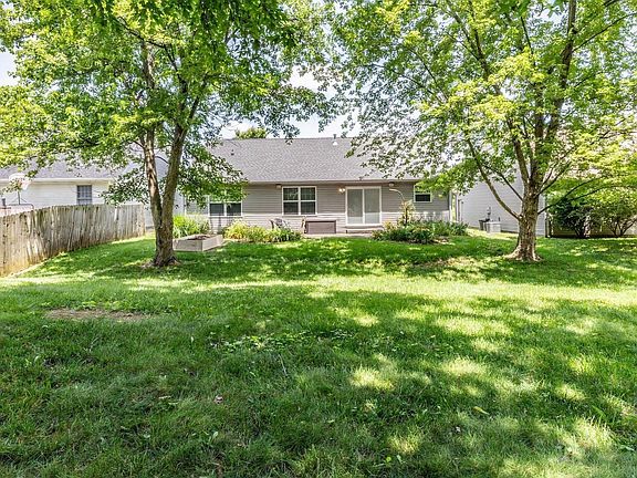 3rd image of 3041 Ivy Meadow Dr