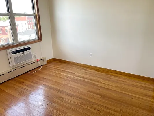 Rented by Capri Jet Realty Corp | media 11