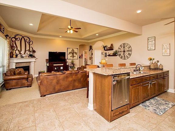 5th image of 2512 Oasis Dr