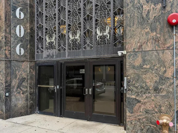 606 West Wisconsin AVENUE #1401, Milwaukee, WI 53203
