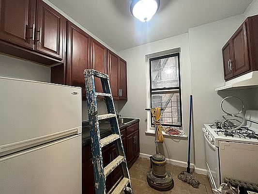 4th image of 573 W 159th St APT 3