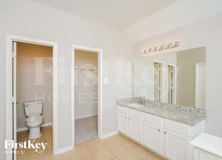 3310 Rainport Dr — Photo 10