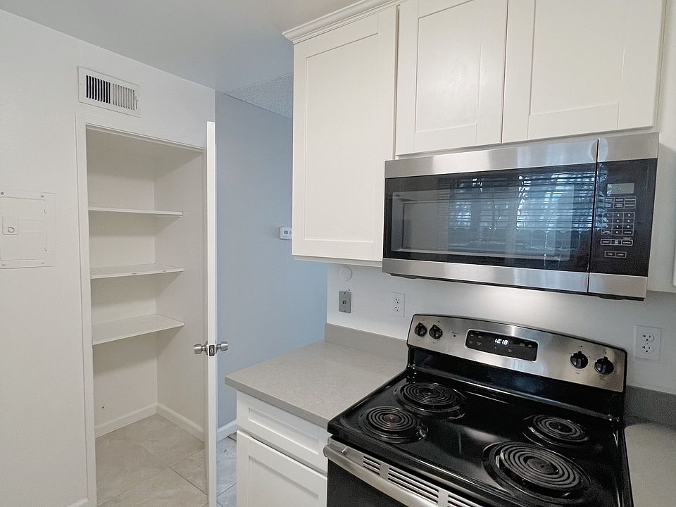 1st image of 2519 V St #5