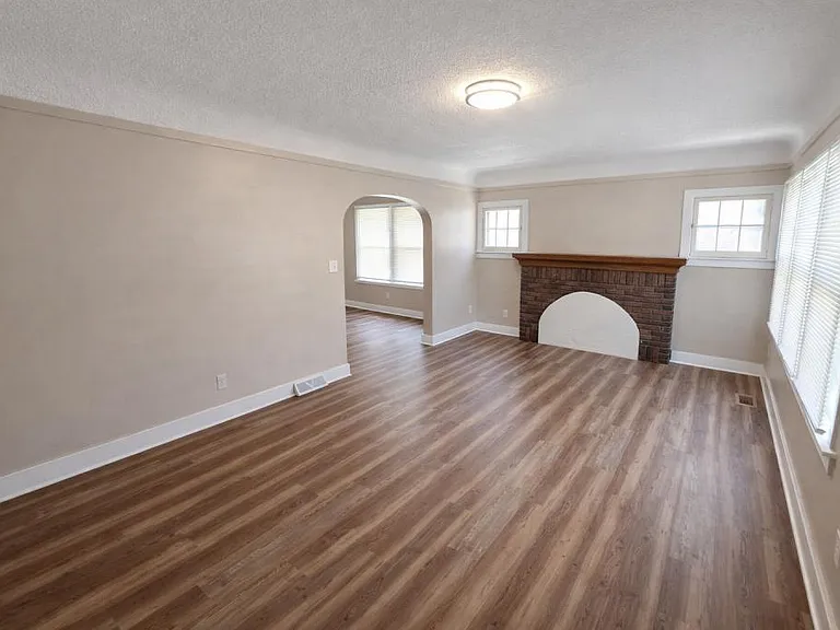 60 Waldo St — Photo 1