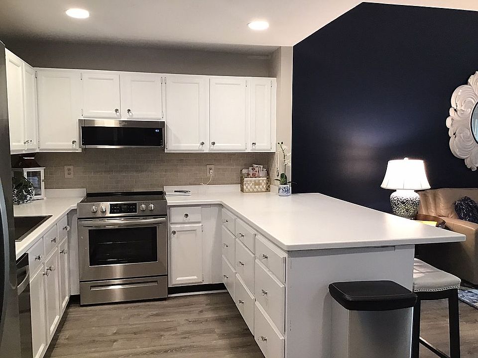 Kitchen with new appliances 