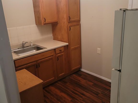 3rd image of 2102 Edgemont Dr #A