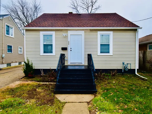 666 S Elmwood Ave, Waukegan, IL 60085