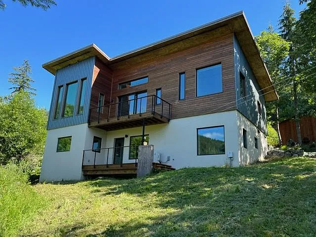 609 Chuckanut Heights Rd — Photo 2
