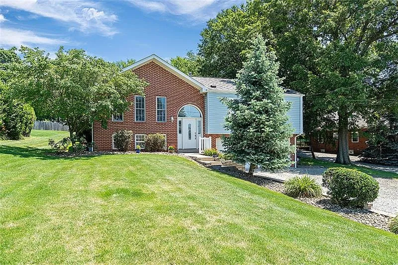 317 Clements Rd photo 1