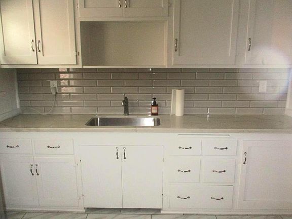 5th image of 1105 Mound Ave #6