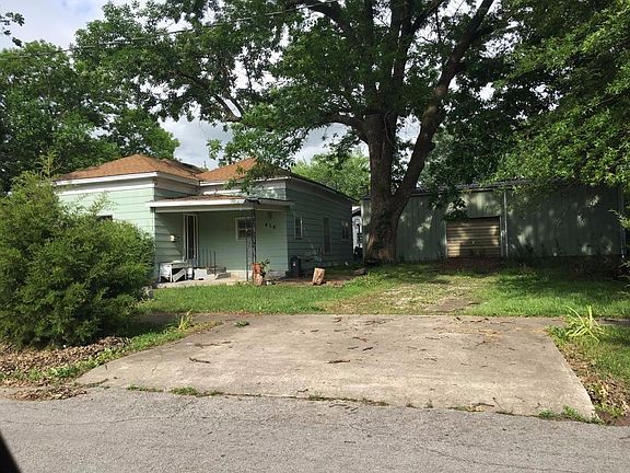 3rd image of 414 N Leonard St