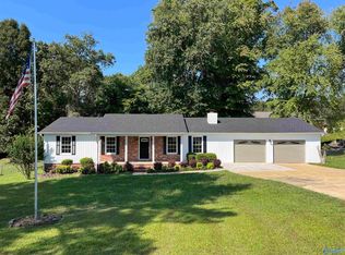 957 Monetro Rd NW, Arab, AL 35016