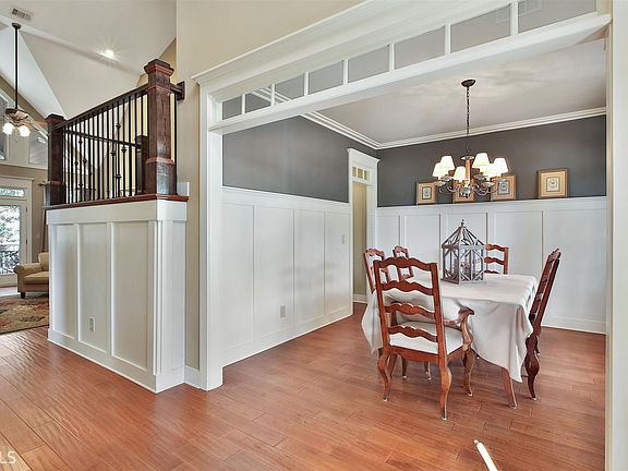 5th image of 225 Beaconsfield Dr