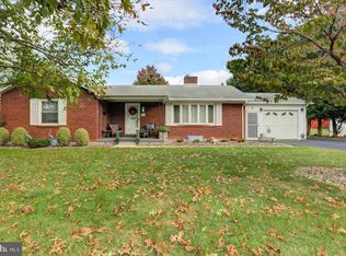 150 Oak Ln, Greencastle, PA