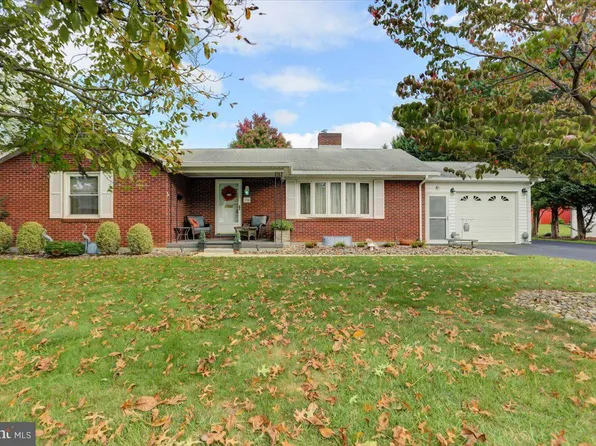 150 Oak Ln, Greencastle, PA 17225