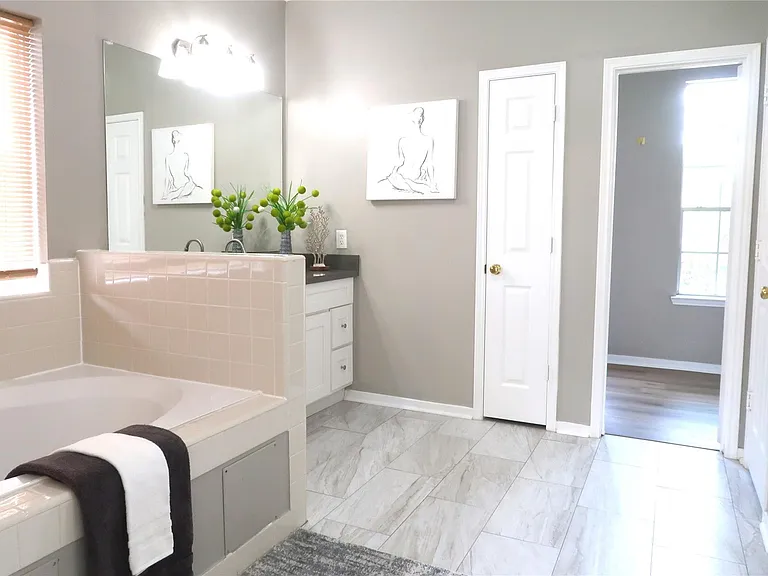 20714 Morning Creek Dr — Photo 30