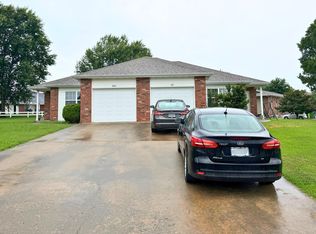 420 & 422 W Bradford St, Bolivar, MO 65613