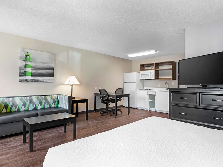 Superior Suite - 1 Queen Bed