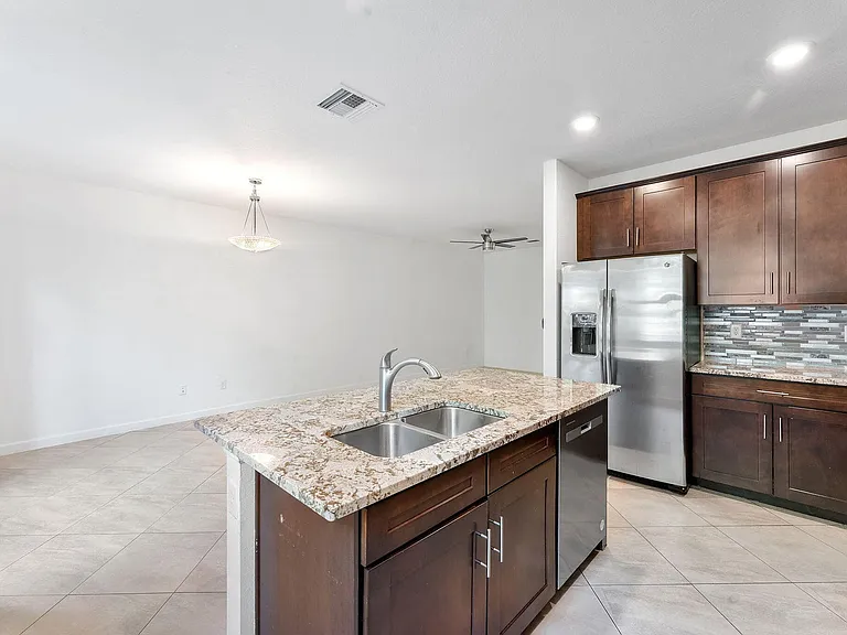 12756 Anthorne Ln S — Photo 39