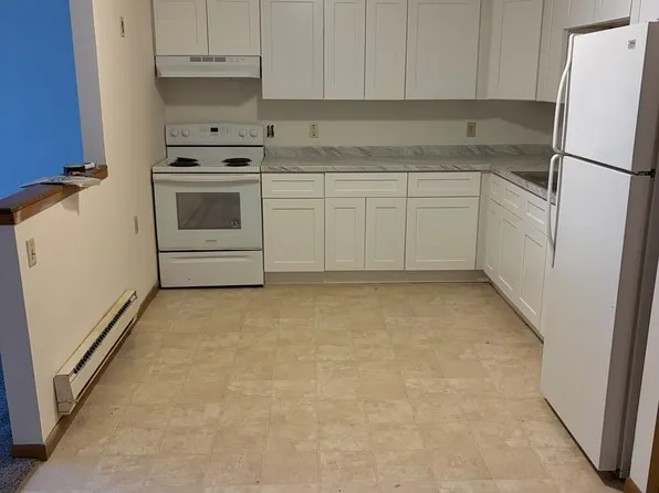 202 N Brookwood Dr #202, Mount Horeb, WI 53572