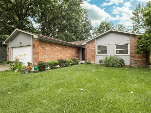 13 Fairlane Dr, Brownsburg, IN 46112