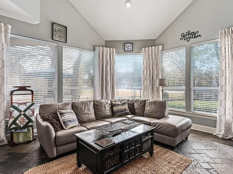 5932 Riverbend Pl — Photo 3