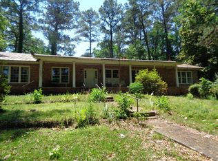 334 Lake Dr, Laurel Hill, FL 32567