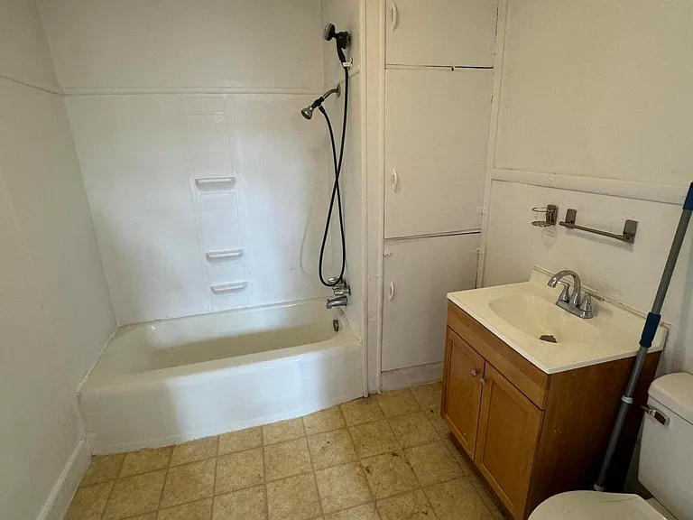 113 Schoolfield Dr — Photo 10