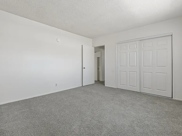 Inglewood Palms Apts — Photo 15