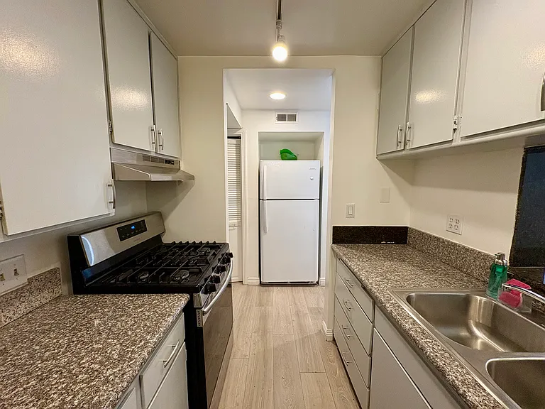 18645 Hatteras St #166 — Photo 11