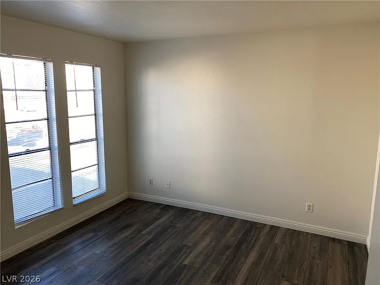3911 Cambridge St #4 — Photo 6