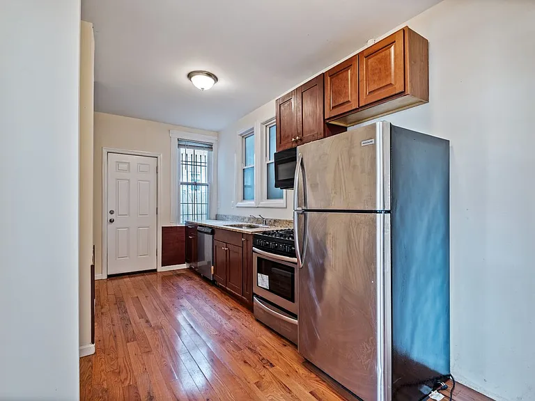 77 Tonnele Ave #A — Photo 8