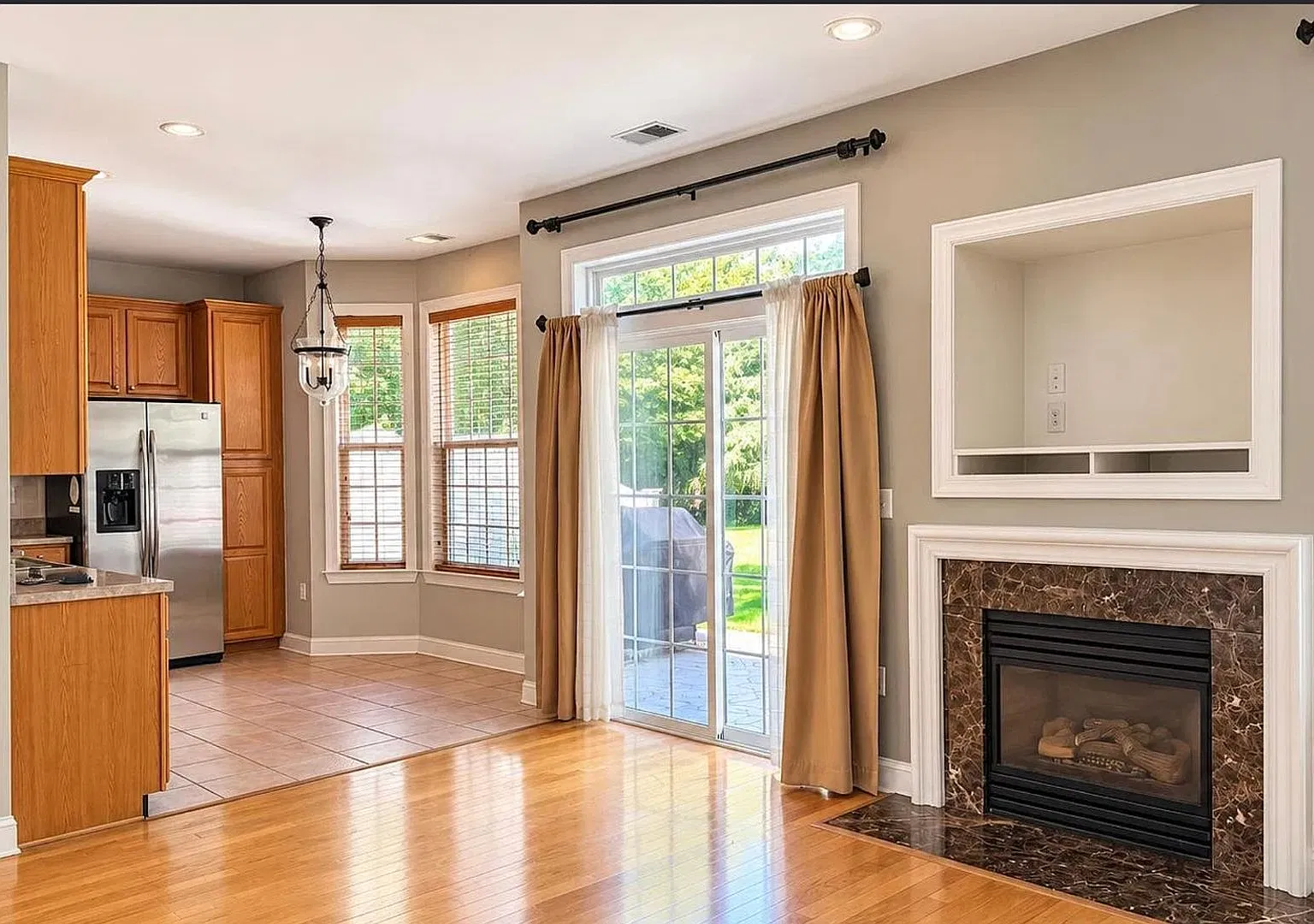 Spacious 3BR Condo in Manalapan — Photo 1