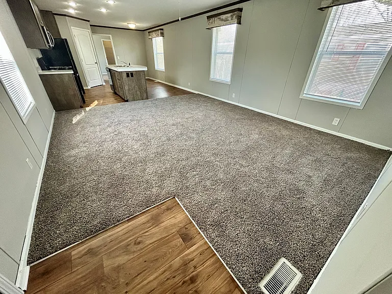 Hickory Knoll — Photo 15