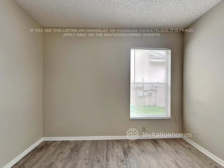 2033 Crosshair Cir — Photo 13