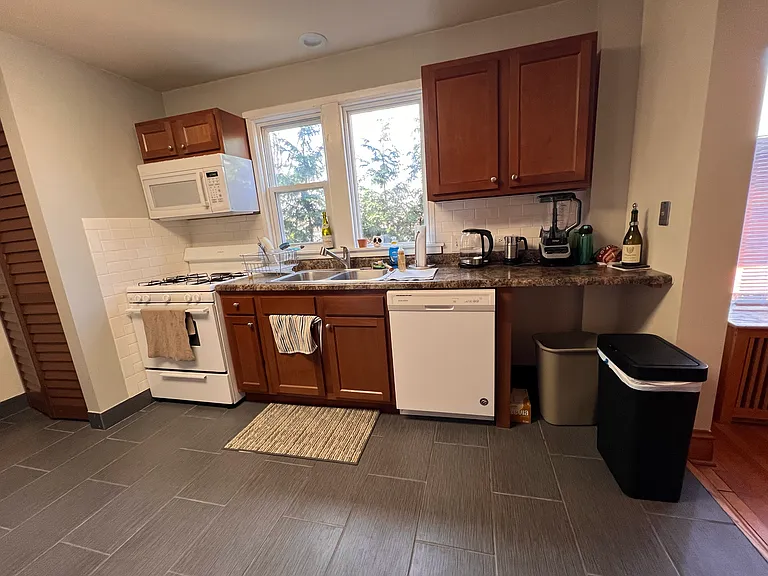1011 Central Ave #2 — Photo 4