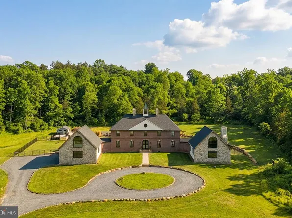 1400 Fairhill Rd, Sellersville, PA 18960