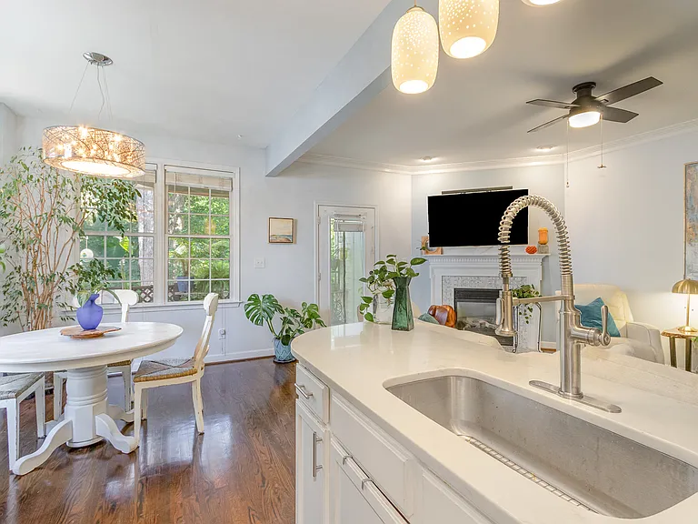 4610 Asterwood Dr — Photo 11