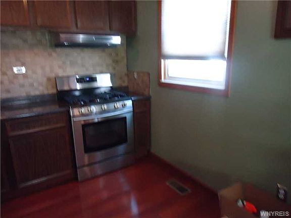 5th image of 44 Woodgate Dr
